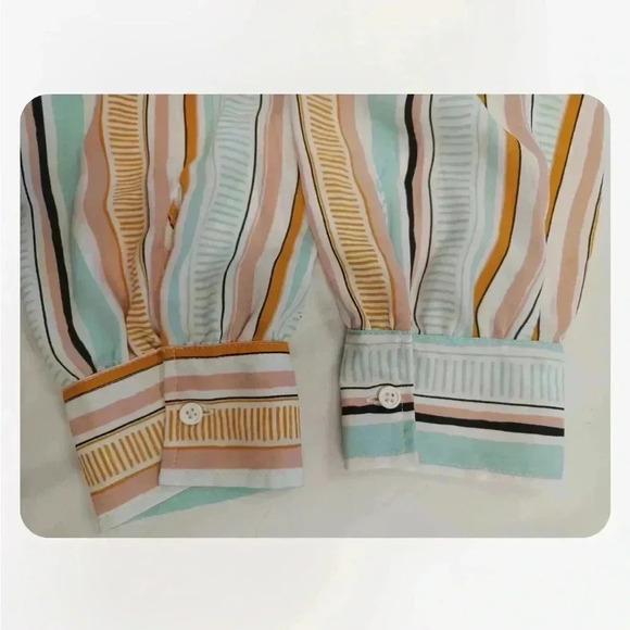 Violet + Claire Hi  Lo Long Sleeve Striped Button Down Blouse Top Size Large - Picture 6 of 10